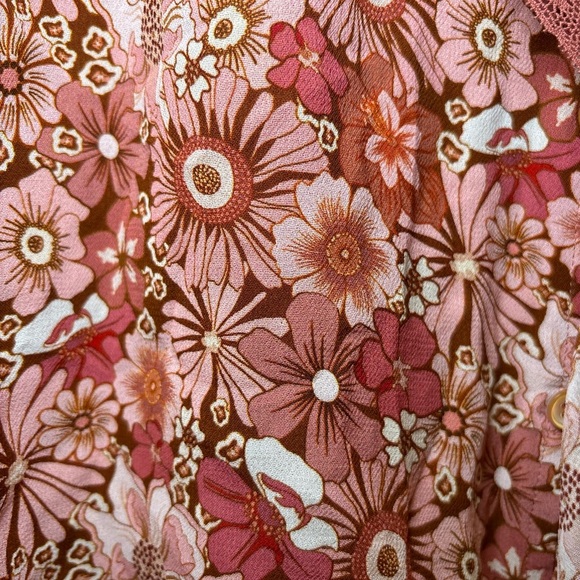Aritzia Wilfred - Floral Eden Pink Long Sleeve V-Neck Bohemian Blouse in Size M - Picture 11 of 14